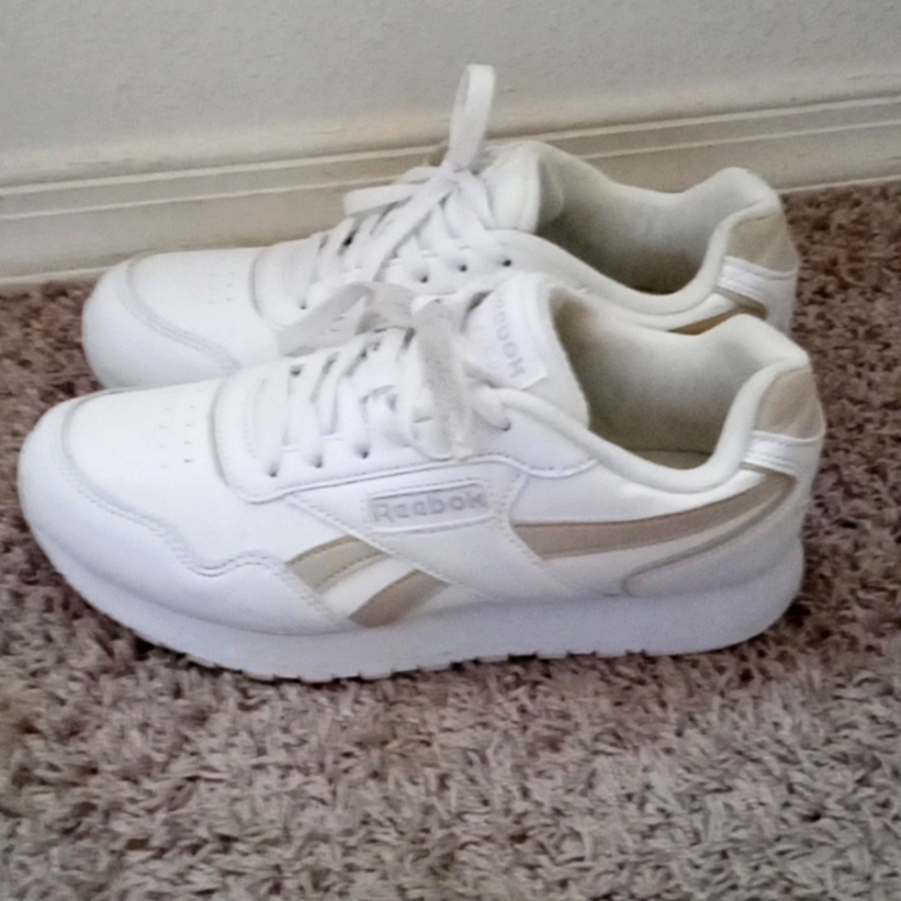 Reebok Classics White Size 8 1/2
